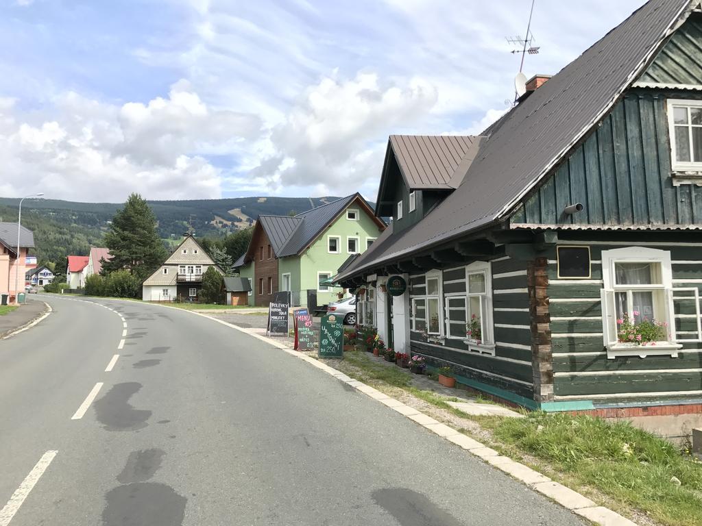 Penzion V Zelený Rokytnice nad Jizerou Esterno foto